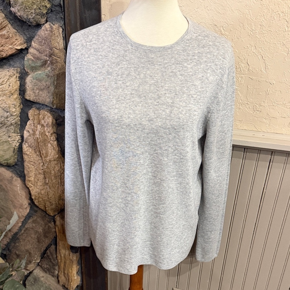 Uniqlo Light Gray Knit Top